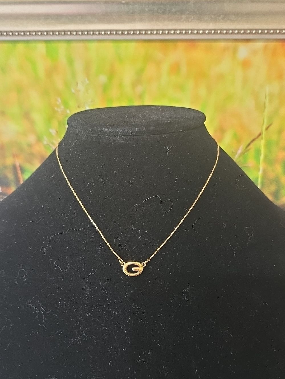 Givenchy Gold Tone G Logo Pendant Necklace With 14", Display Frame - Picture 3 of 8